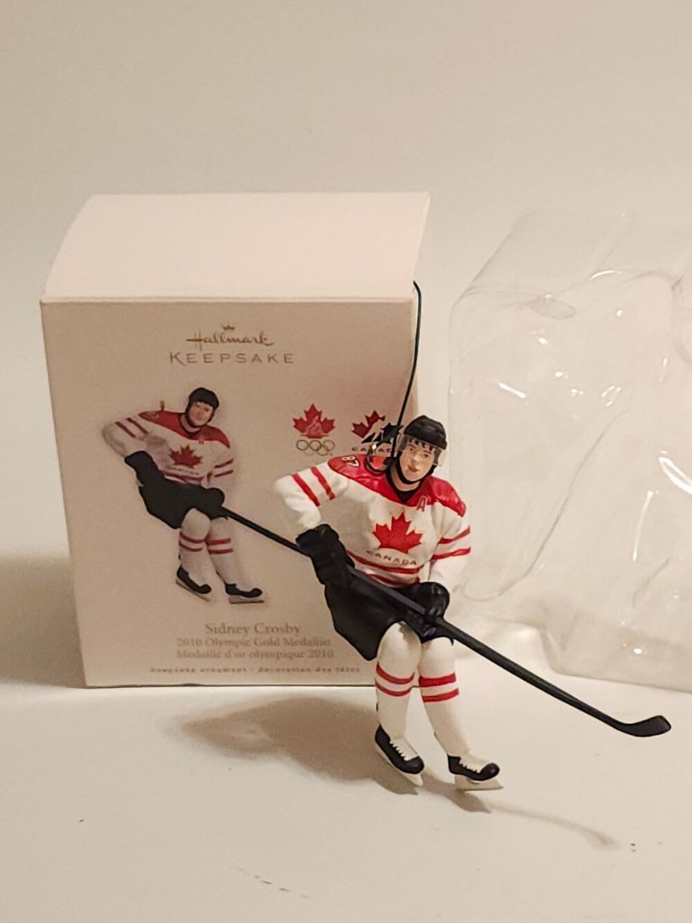 SIDNEY CROSBY HALLMARK 2010 OLYMPIC GOLD MEDALLIST CANADIAN EXCLUSIVE RARE - Picture 1 of 6